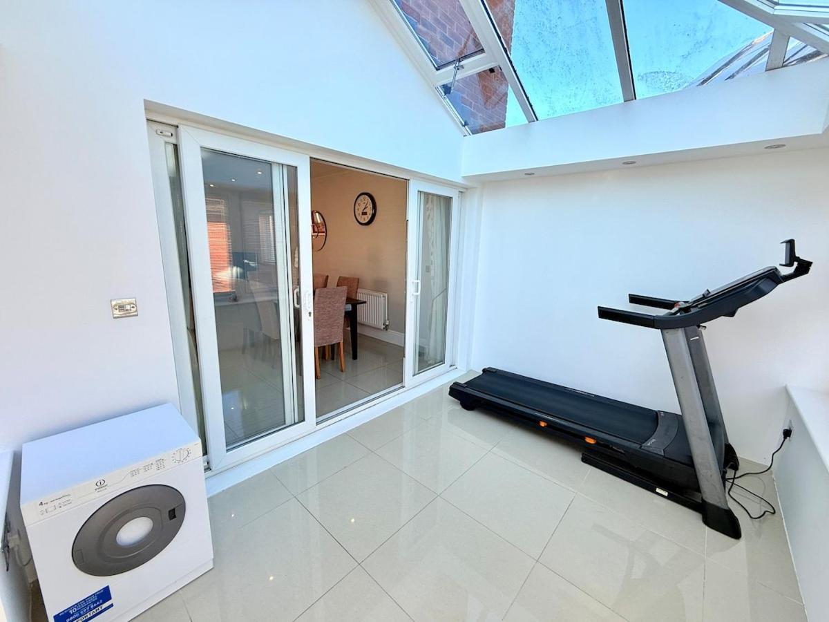 Stunning Spacious Home *