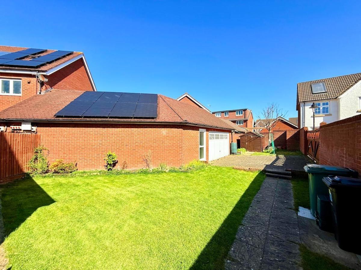 Stunning Spacious Home *