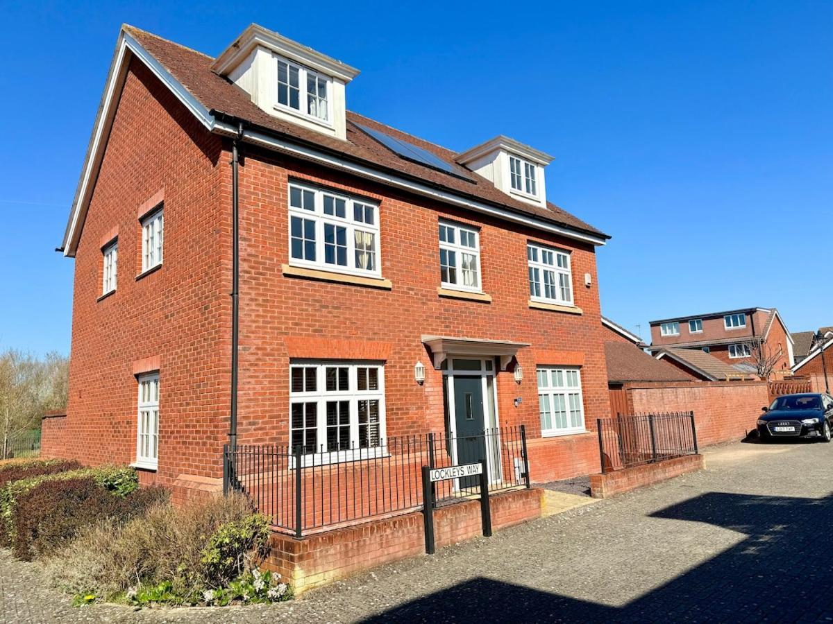 Stunning Spacious Home Holiday home *