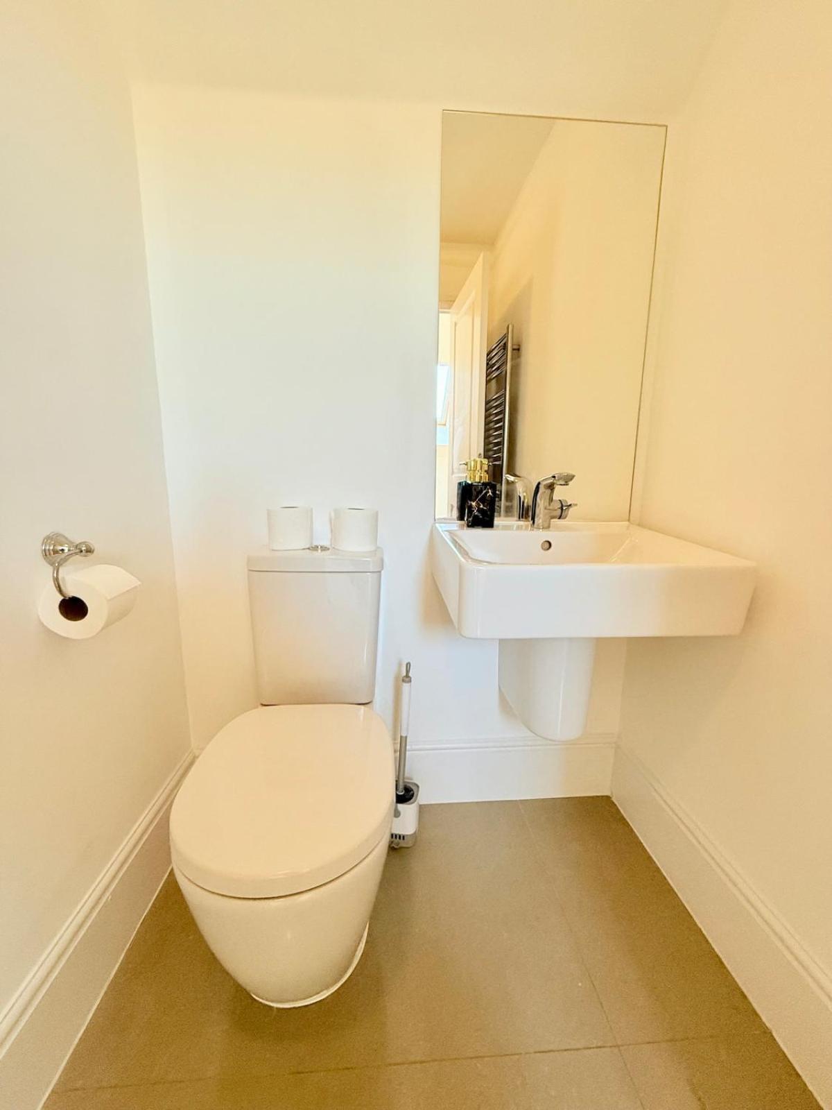 Stunning Spacious Home Bristol