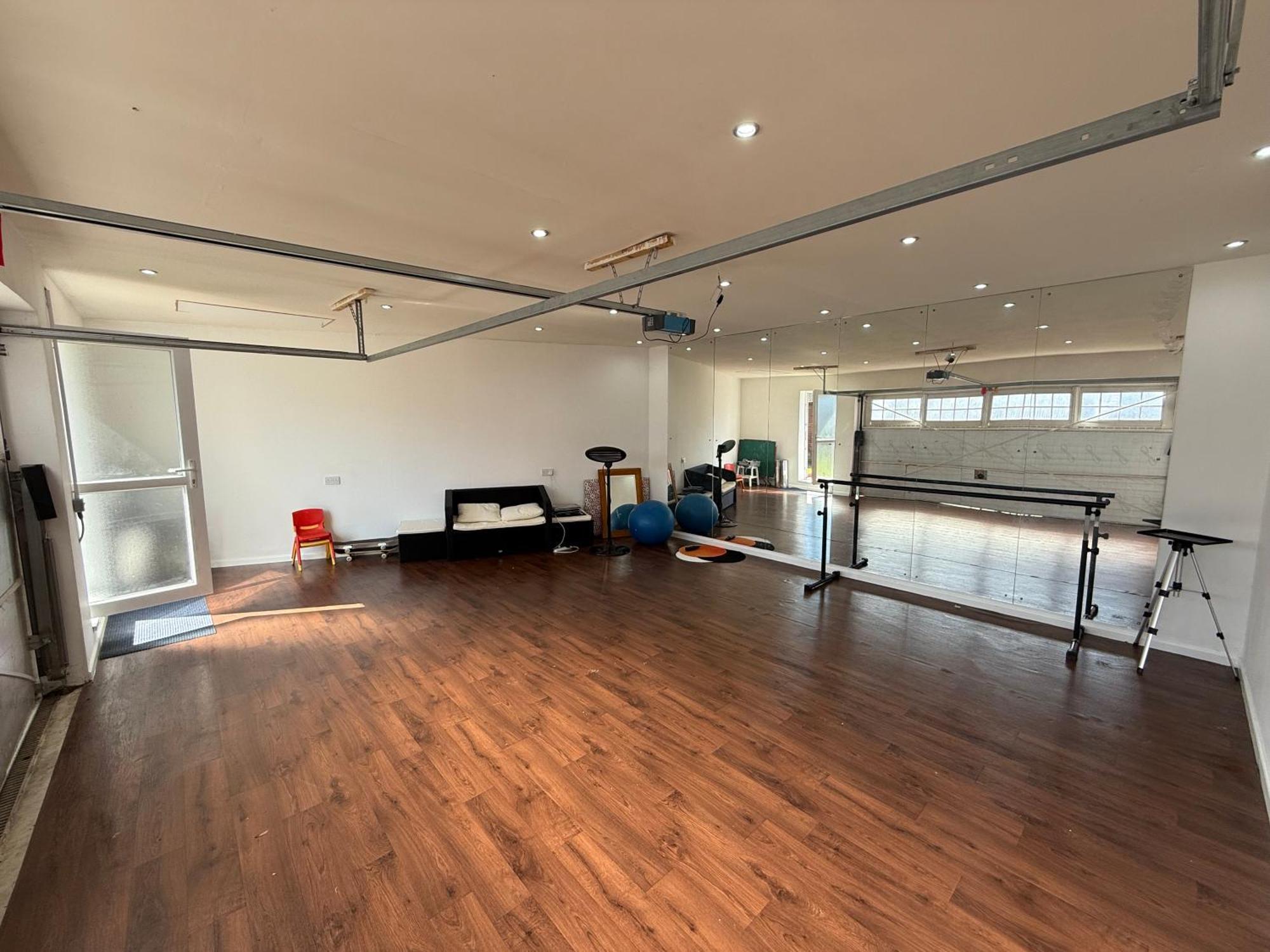 Stunning Spacious Home *
